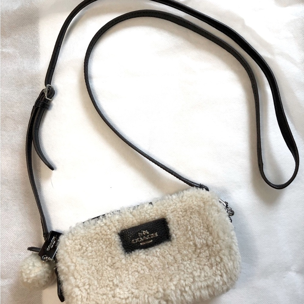 Fluffy style coach bag